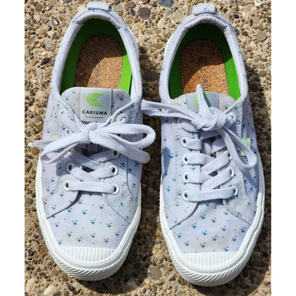 Cariuma Marie Kondo OCA Low Sneakers Light Blue Star Print Canvas Womens 7.5